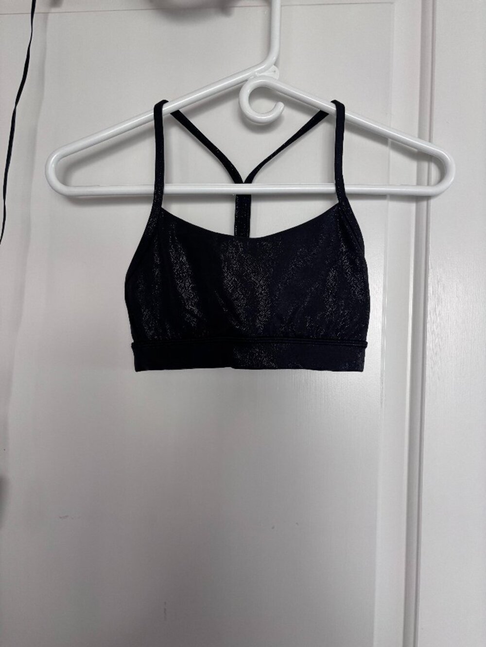 Pre-worn MINT Lululemon Women's Size 2 Black Sports Bra